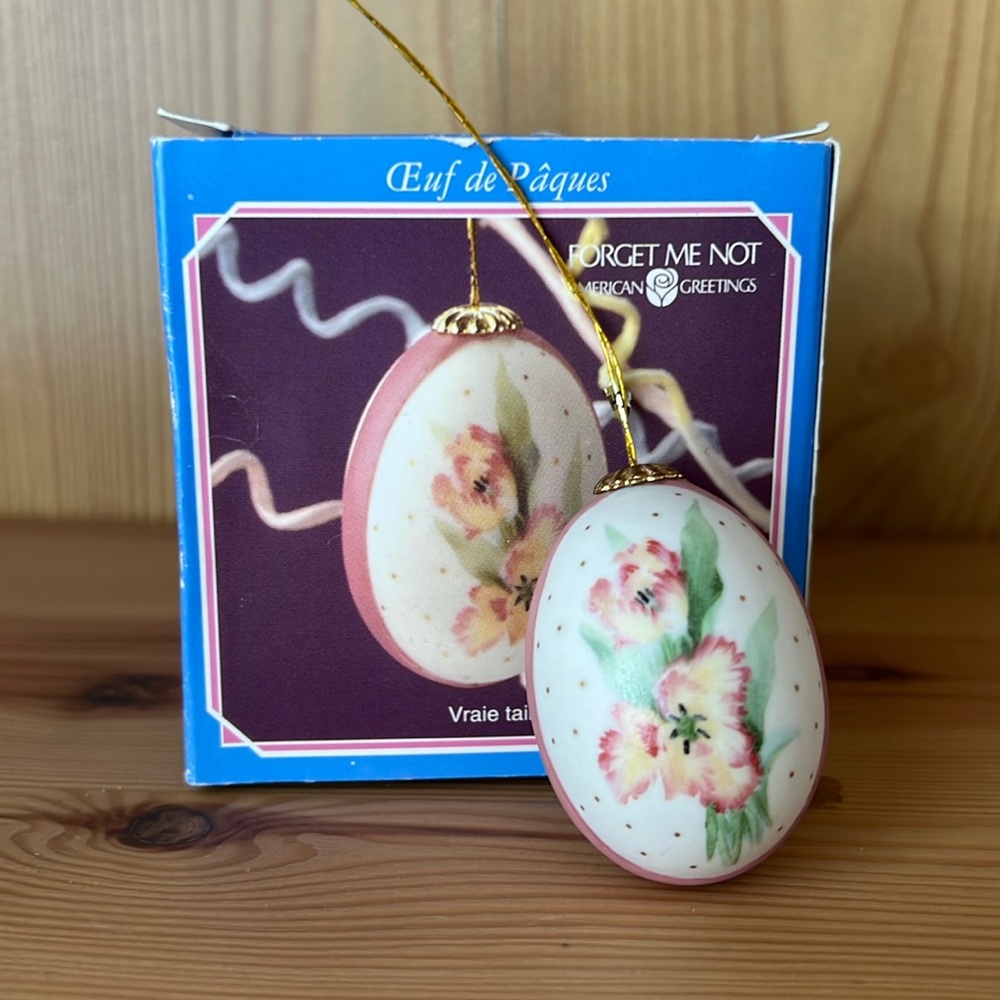 VINTAGE 90’s American Greetings collectible Ornament. Easter Reflections Egg